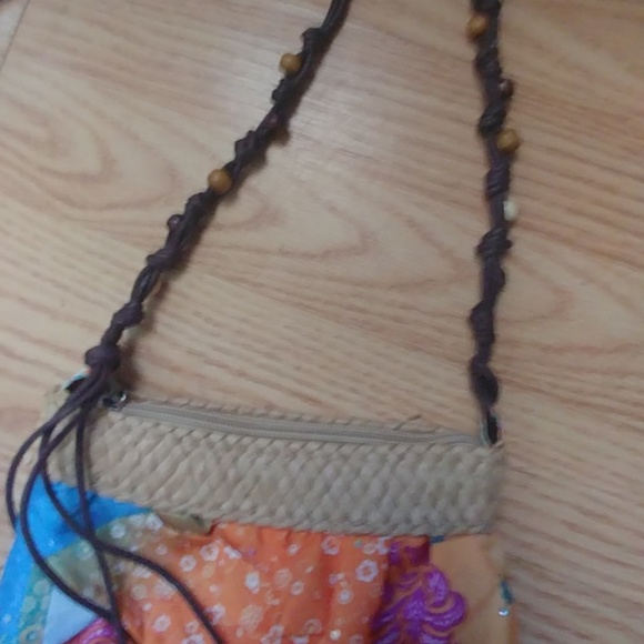 Unique & Colorful Cross Body - Picture 4 of 5